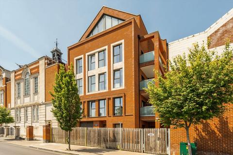 Salisbury Street, London W3
