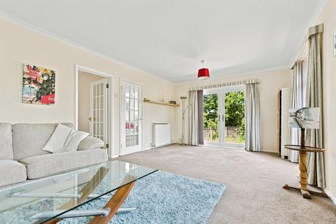 3 bedroom semi-detached house for sale, Malthouse Close, Blunsdon, Swindon