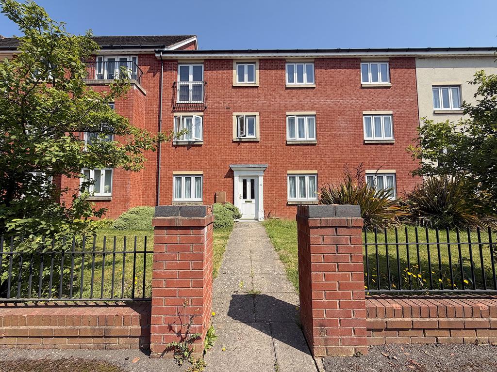 2 bedroom ground floor flat for sale