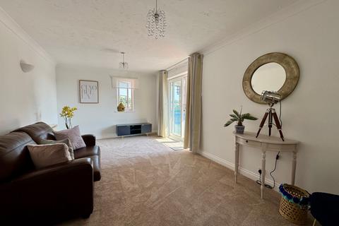 2 bedroom flat to rent, Britannia Drive, Preston PR2