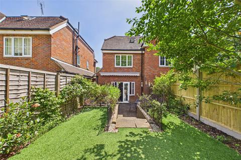 3 bedroom semi-detached house for sale, Thorndown Lane, Surrey GU20