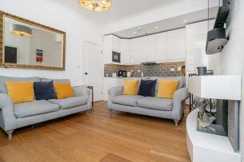 undefined, 2F2, 136 St Stephen Street, Stockbridge, Edinburgh, EH3 5AA