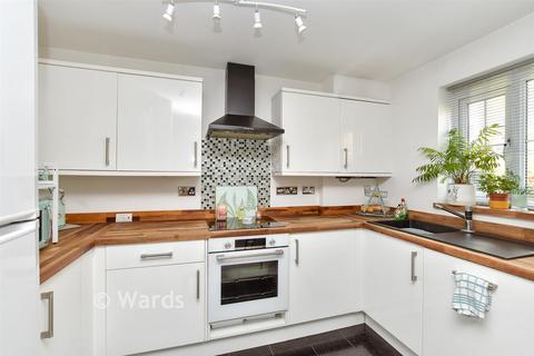 1 bedroom ground floor flat for sale, Peony Crescent, Sittingbourne ME10