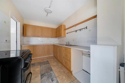 3 bedroom terraced house for sale, Court Barton., Portland.
