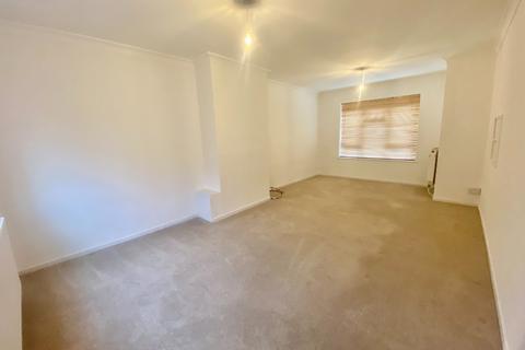 3 bedroom terraced house to rent, Arnold Close, Tamworth, B79