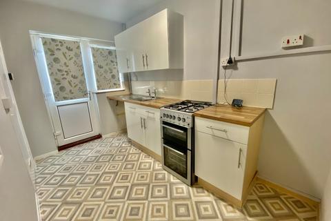 3 bedroom terraced house to rent, Arnold Close, Tamworth, B79