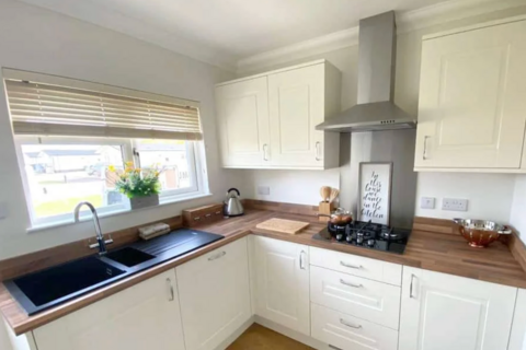 2 bedroom park home for sale, Clacton on Sea