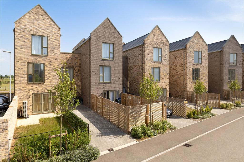 4 bedroom terraced house to rent