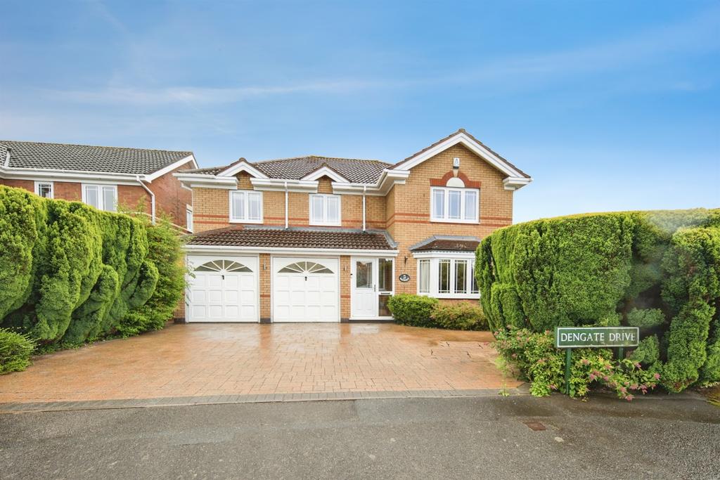 5 bedroom detached house for sale