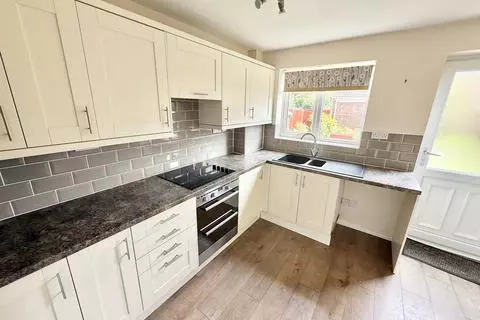 3 bedroom semi-detached house to rent – pohled 2