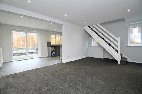 3 bedroom end of terrace house for sale, Hazelhurst Road, Ashton-Under-Lyne OL6