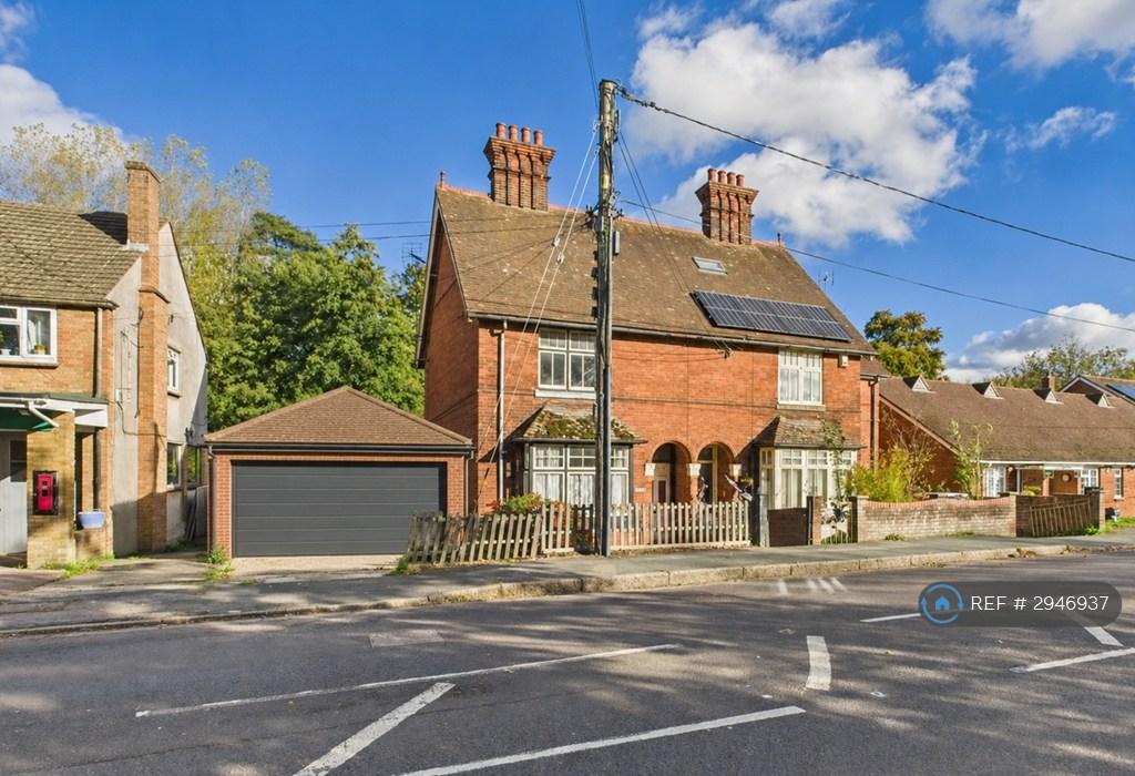 5 bedroom semi-detached house to rent