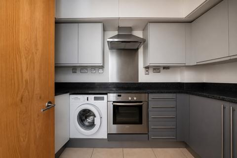 3 bedroom apartment to rent, Albert Embankment London SE1