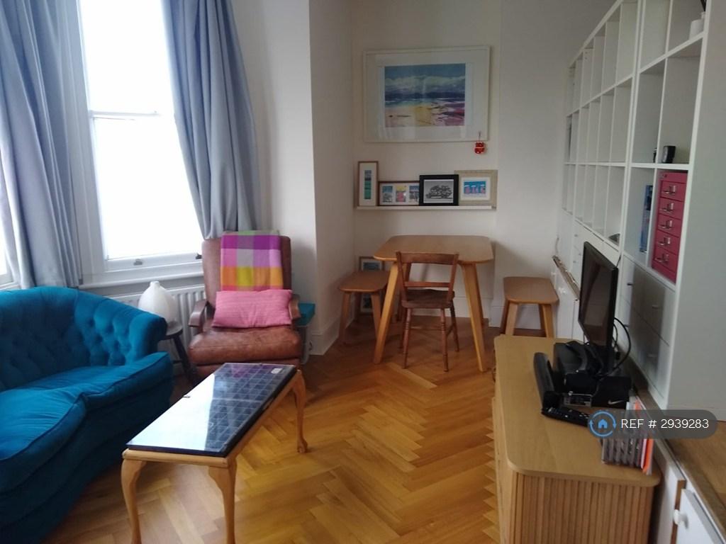Apartment in Surbiton, Oakhill