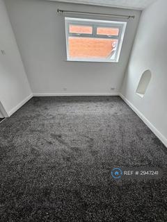 3 bedroom end of terrace house to rent, Warrington Road, Wigan, WN3