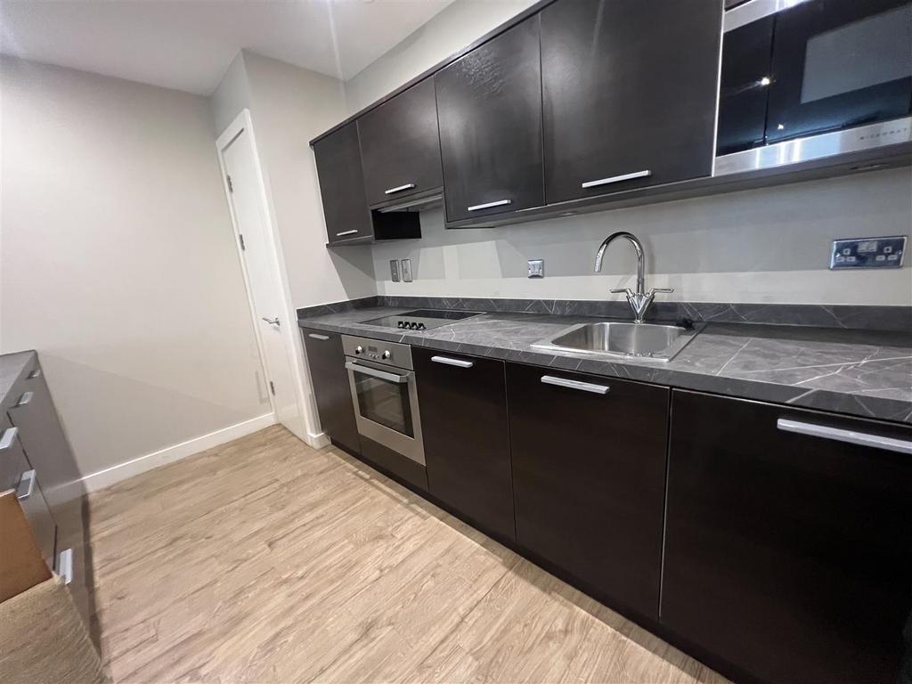 Apartment in Manchester, Central Retail District, City Centre - View 4