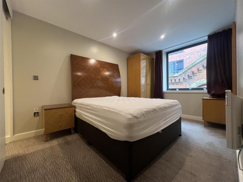 Apartment in Manchester, Central Retail District, City Centre - View 5