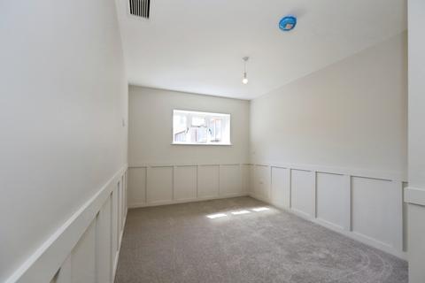1 bedroom flat for sale, Vicar Street, Weavers Wharf Centre, Kidderminster, DY10
