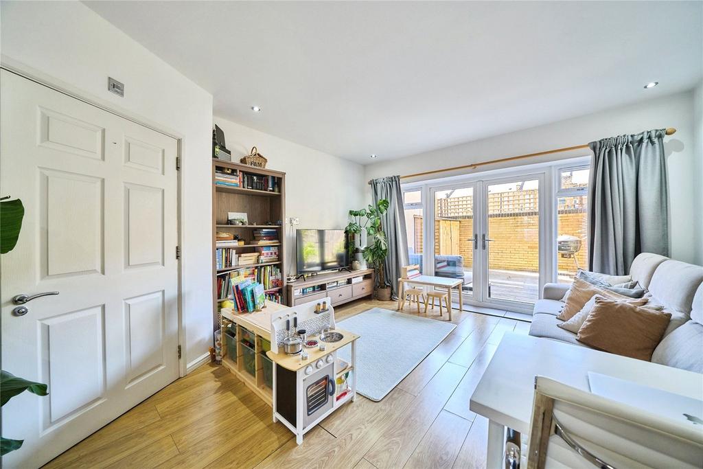 House in London, London Borough of Newham - View 3