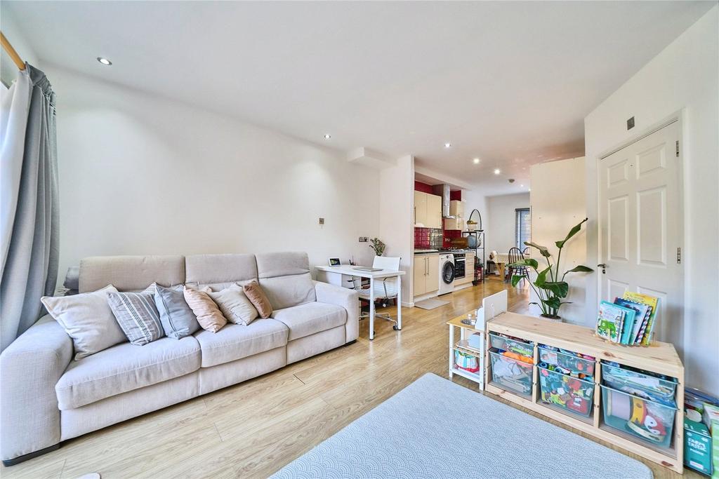 House in London, London Borough of Newham - View 4