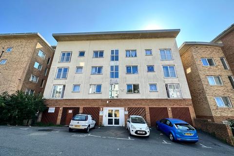 2 bed flat/apartment for rent in Shaw Close, Hastings, TN35