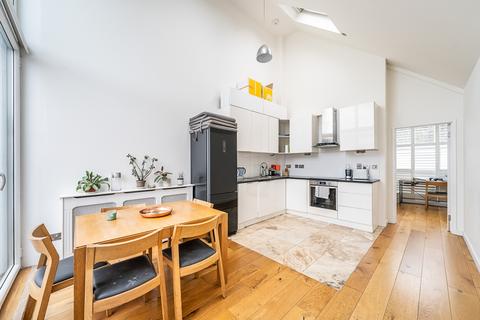 2 bedroom flat to rent, Prescott Place London SW4