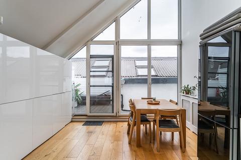 2 bedroom flat to rent, Prescott Place London SW4