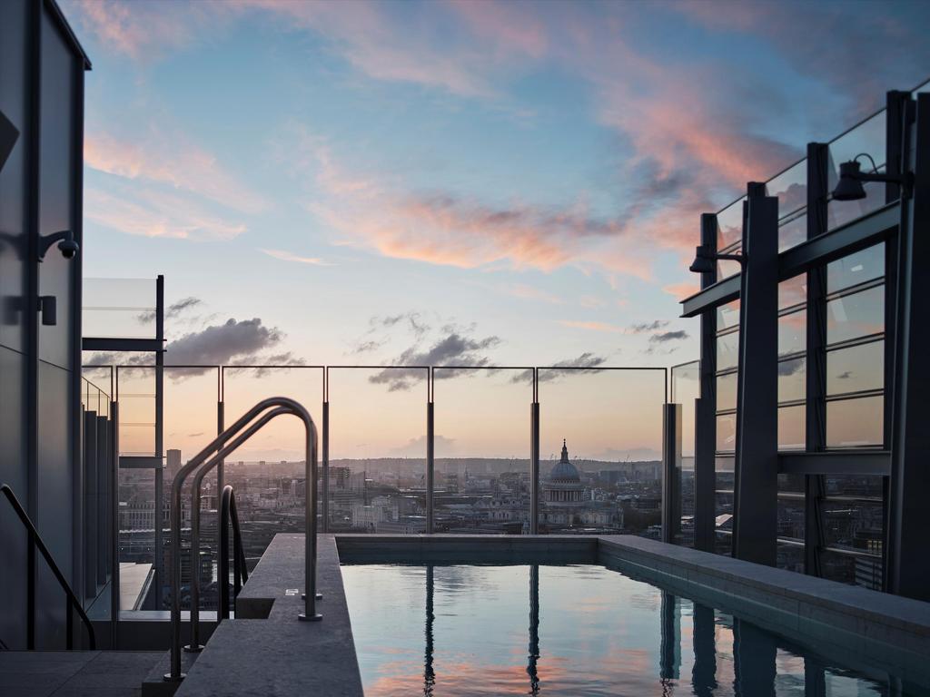 Apartment in London, London Borough of Southwark - View 2
