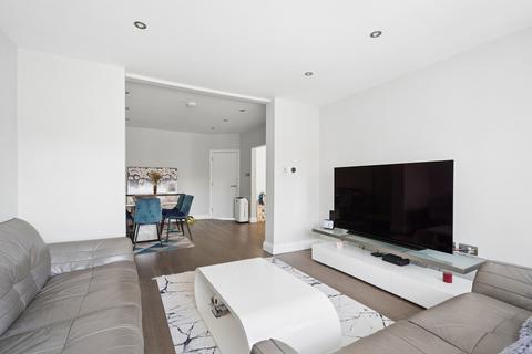 undefined, Woodford Crescent, Pinner