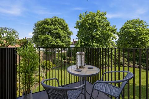 2 bedroom apartment for sale, Lexden Road, Colchester, CO3