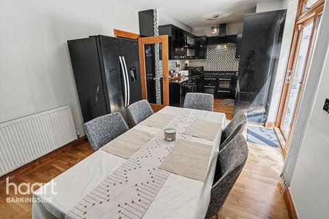 3 bedroom end of terrace house for sale, Warren Road, Barkingside