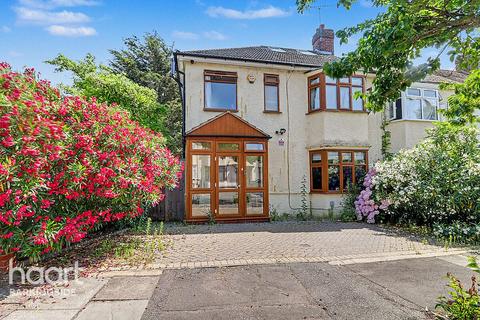 3 bedroom end of terrace house for sale, Warren Road, Barkingside