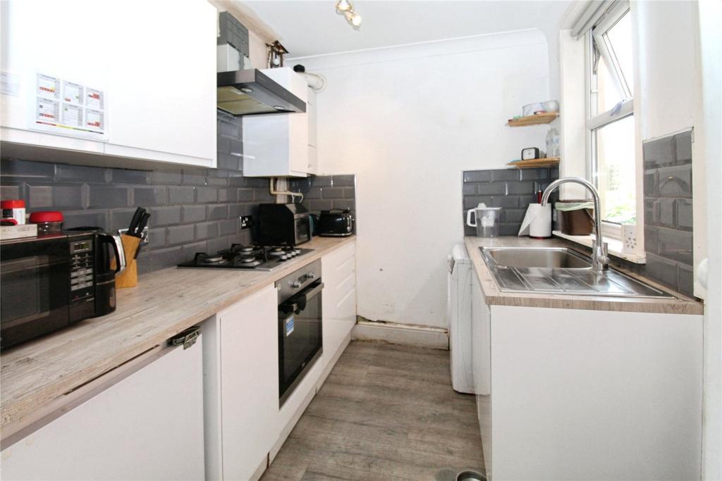 Firgrove Road, Hampshire SO15 - View 3