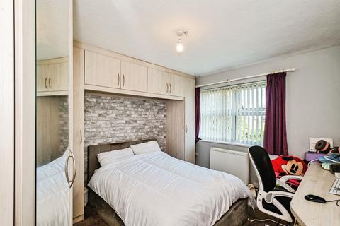 2 bedroom ground floor flat for sale, Westlake Gardens, WORTHING