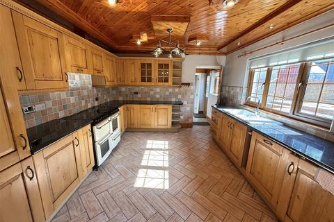 3 bedroom detached bungalow for sale, Pencader, Carmarthenshire