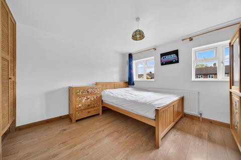 undefined, Martins Close, Surrey GU1