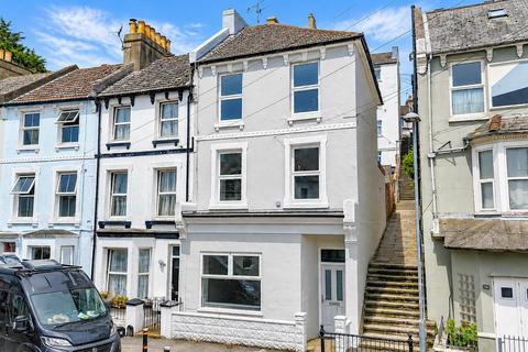 5 bedroom end of terrace house for sale, Manor Road, Hastings