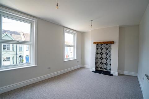 5 bedroom end of terrace house for sale, Manor Road, Hastings