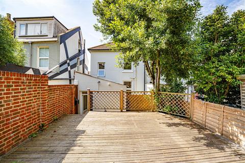 5 bedroom end of terrace house for sale, Manor Road, Hastings