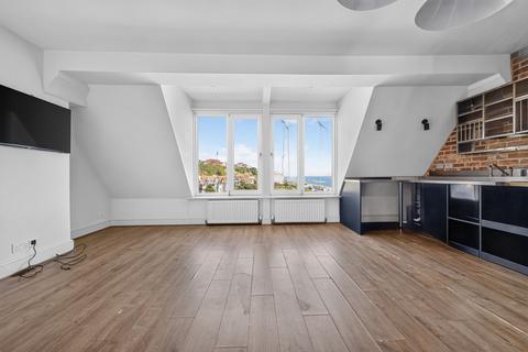 3 bedroom flat for sale, Grosvenor Gardens, St. Leonards-on-sea, TN38