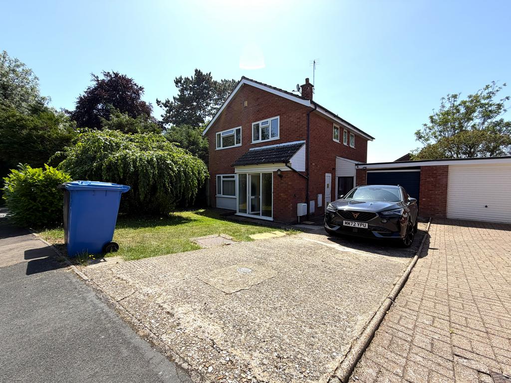 4 bedroom detached house to rent