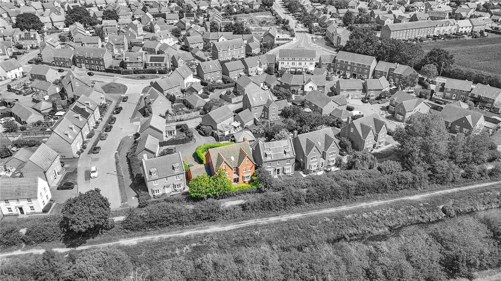 6 bedroom detached house for sale