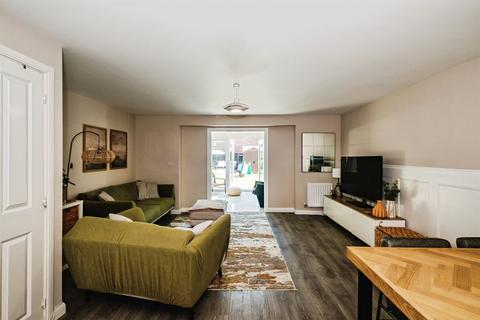 3 bedroom semi-detached house for sale, Cornfield Way, Worthing