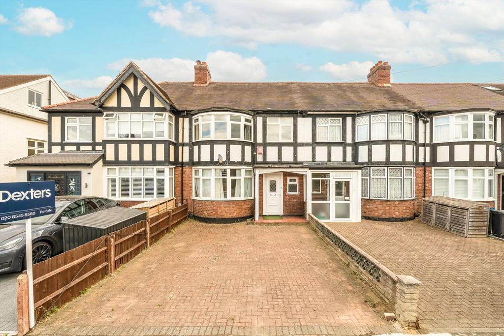Detached house exterior, driveway