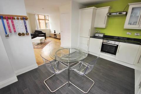 2 bedroom apartment to rent, Maltings Close, London E3