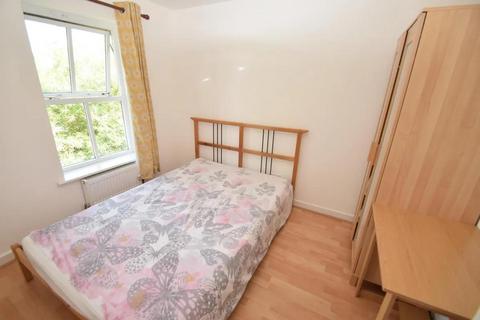 2 bedroom apartment to rent, Maltings Close, London E3