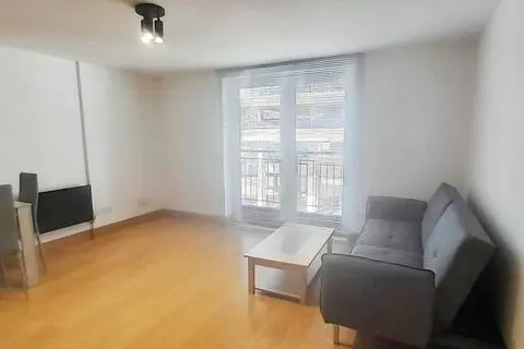 2 bedroom apartment to rent – pohled 2
