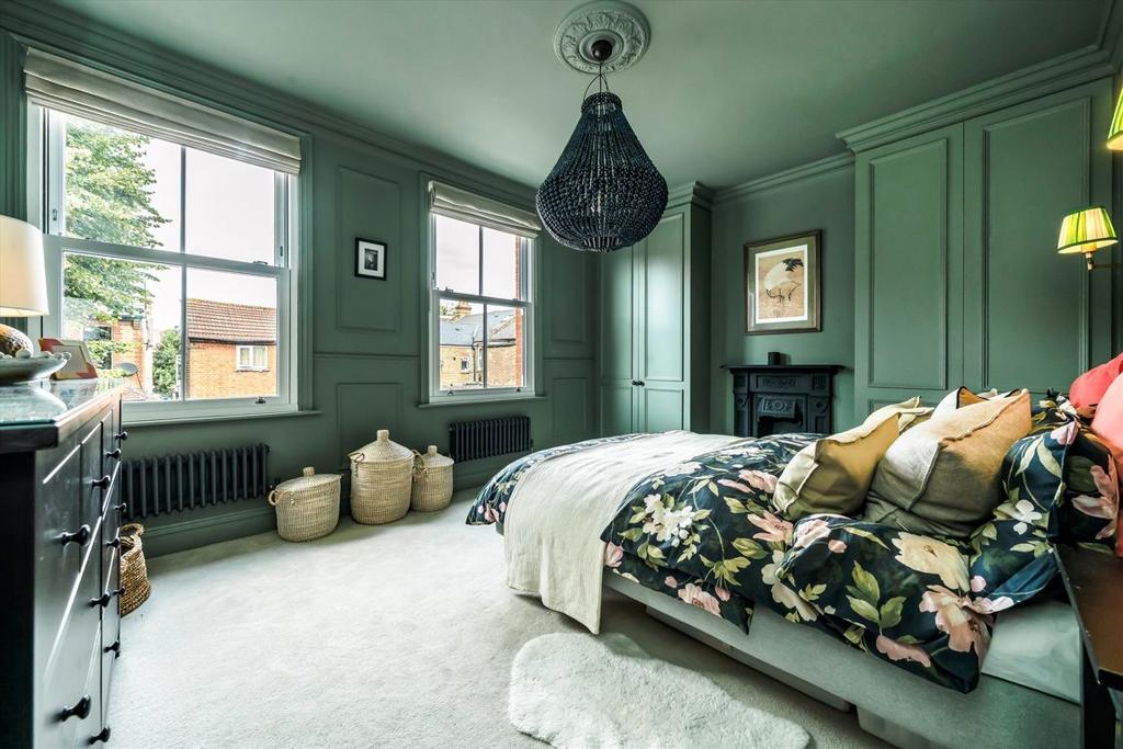 Bedroom, fireplace