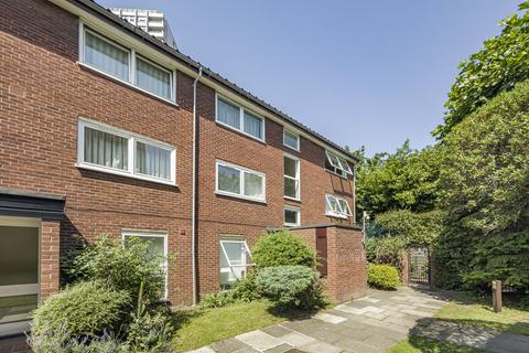 Regent Square, Bow, E3