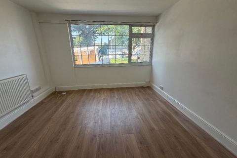 3 bedroom property to rent, White Beams, St. Albans AL2